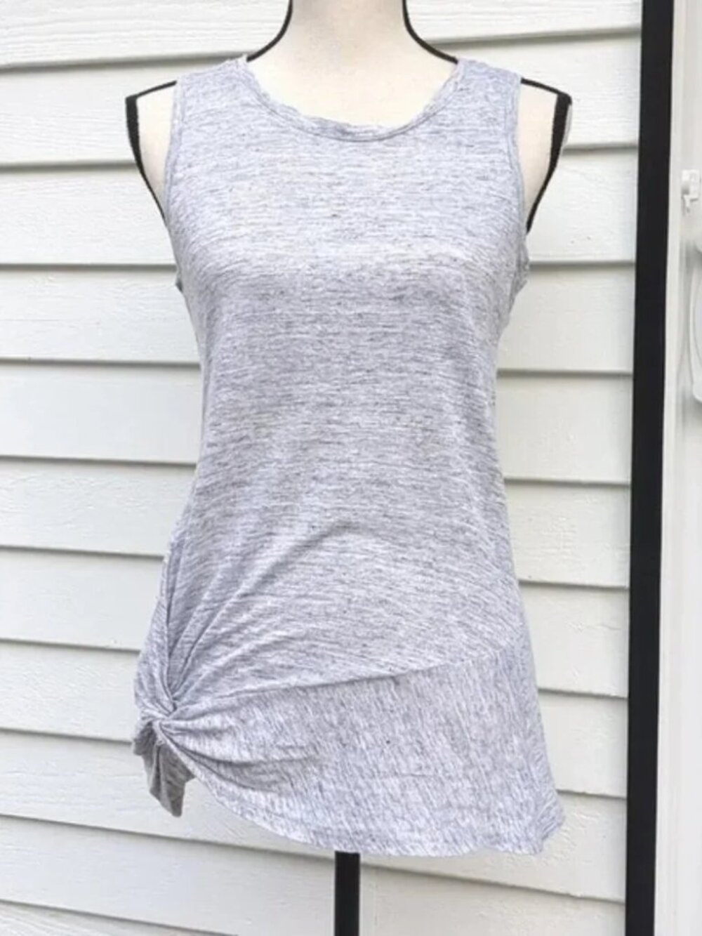 Athleta Zephyr Knot Linen Top | Front Knot Sleeveless Top